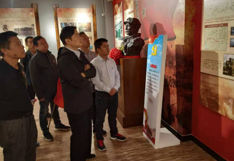 尊龙凯时人生就是搏党支部发展“不忘初心、服膺使命”主题党日活动