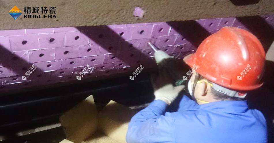 尊龙凯时人生就是搏牌新型耐磨陶瓷布料机圆辊使用成效